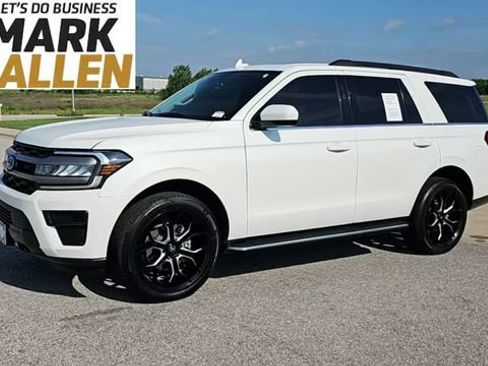 Used 2023 Ford Expedition XLT AWD/4WD image 4