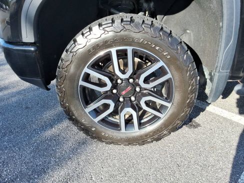 Certified 2022 GMC Sierra 1500 AT4 w/ AT4 Premium Package AWD/4WD image 10