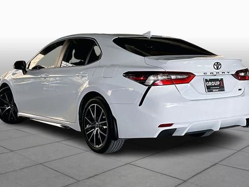 Used 2021 Toyota Camry SE w/ Convenience Package image 11