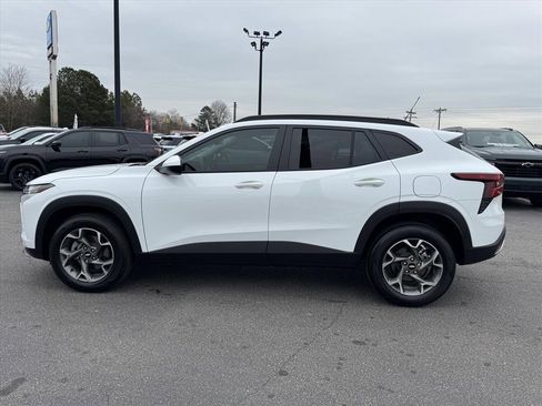 Used 2026 Chevrolet Trax LT image 6