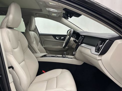 Used 2023 Volvo V60 B5 Cross Country Plus w/ Climate Package image 18
