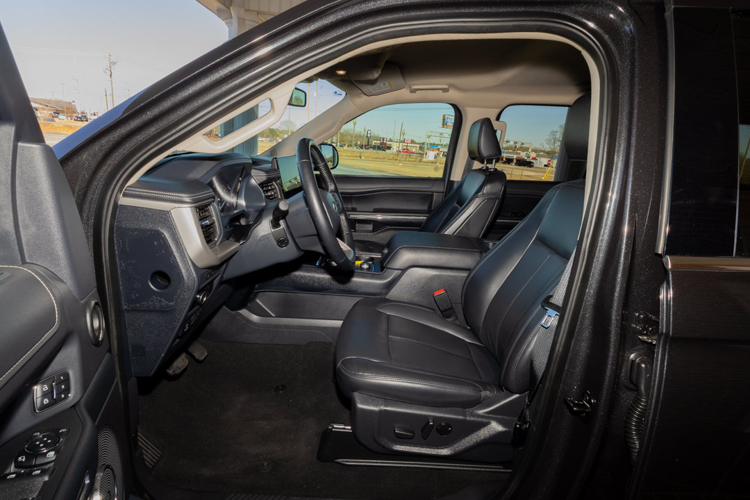 Used 2024 Ford Expedition XLT AWD/4WD image 10
