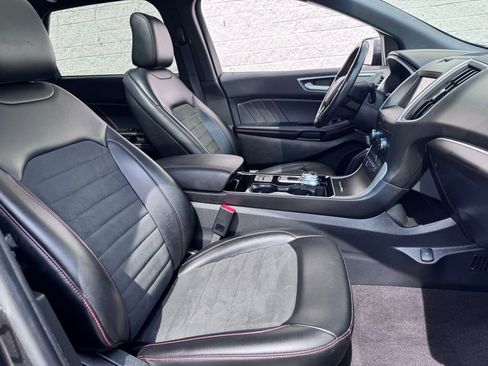 Certified 2020 Ford Edge ST-Line w/ Cold Weather Package AWD/4WD image 18