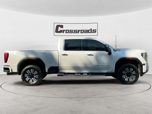 Used 2024 GMC Sierra 2500 Denali w/ Denali Reserve Package AWD/4WD image 6