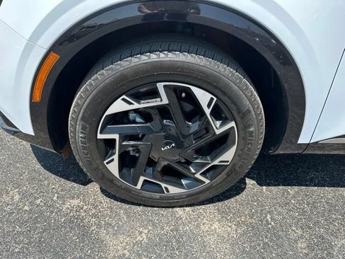 Used 2024 Kia Sportage SX AWD/4WD image 2