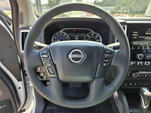 New 2025 Nissan Frontier SV w/ SV Convenience Package image 17