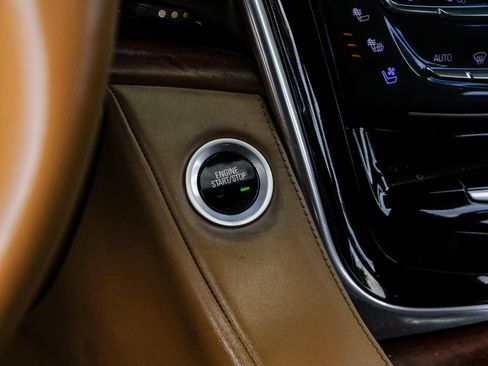 Used 2017 Cadillac Escalade ESV Platinum AWD/4WD image 27