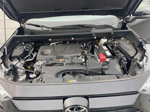 Used 2025 Toyota RAV4 XLE image 32