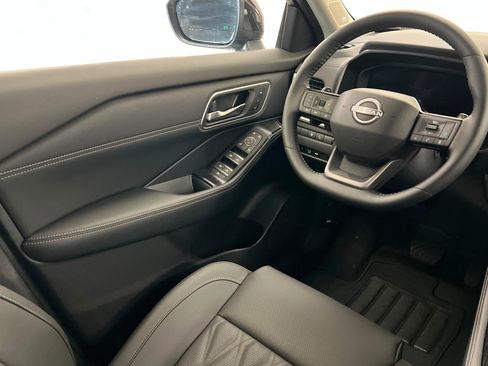 New 2026 Nissan Rogue Platinum w/ Platinum Premium Package image 11