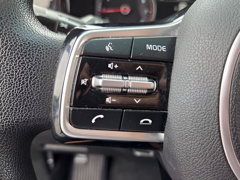 Used 2022 Kia Sorento LX FWD image 22