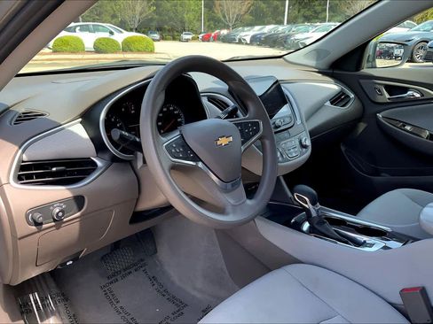 Used 2023 Chevrolet Malibu LT FWD image 17