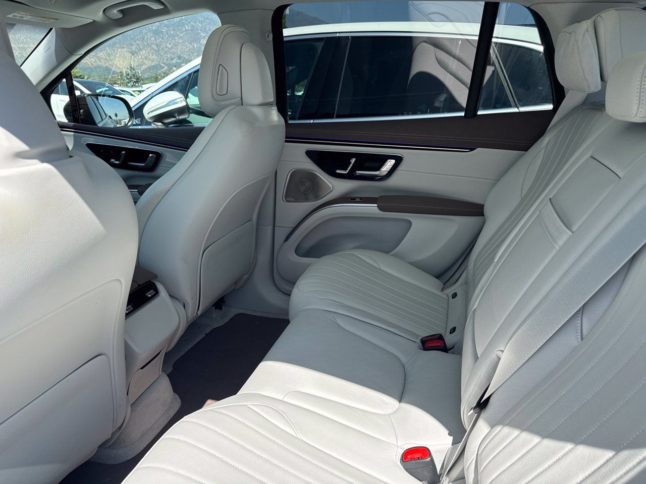 Used 2023 Mercedes-Benz EQS 580 4MATIC SUV image 6
