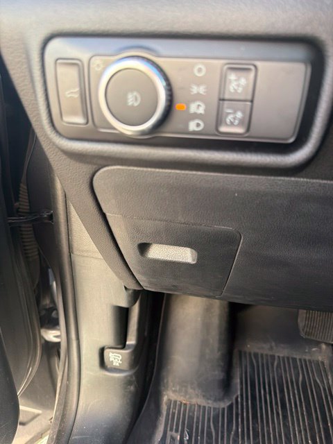 Used 2023 Ford Explorer XLT w/ Equipment Group 202A AWD/4WD image 16
