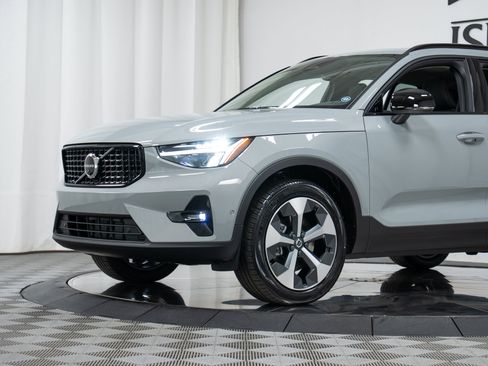 New 2026 Volvo XC40 B5 Plus w/ Protection Package Premier AWD/4WD image 25