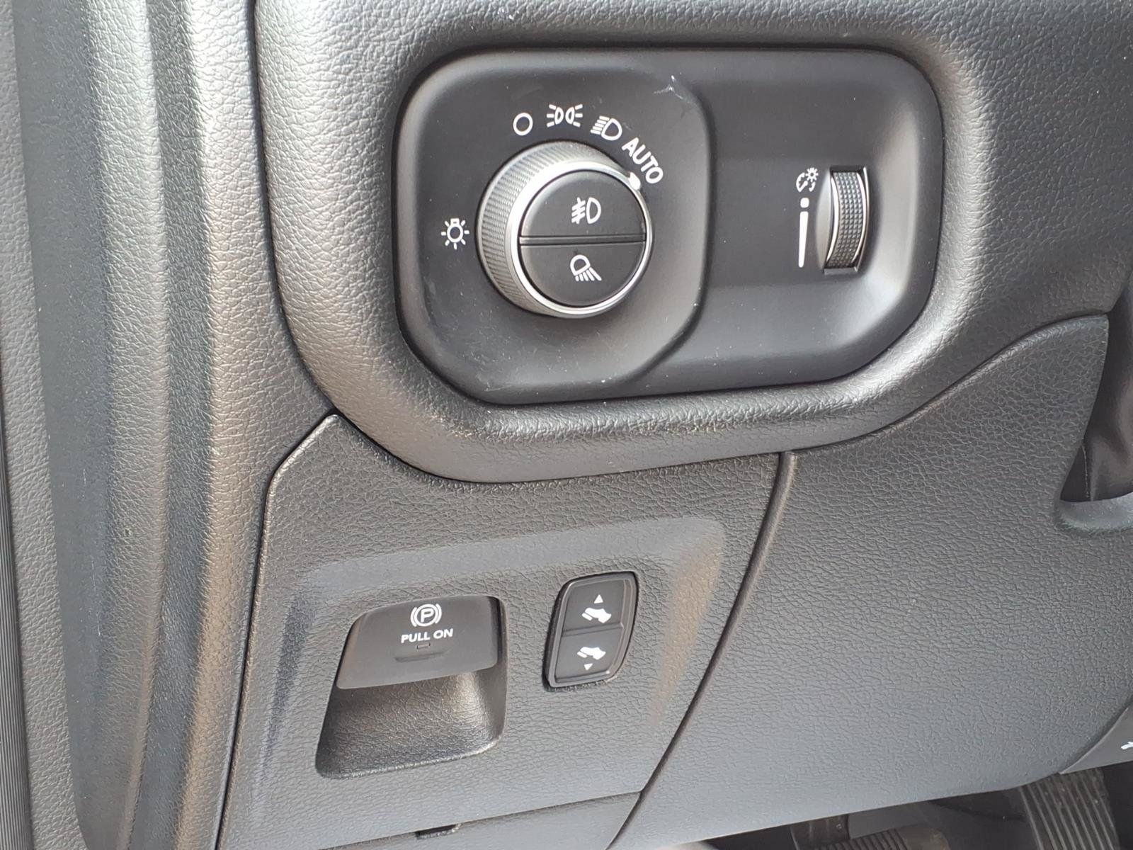 Used 2023 RAM 1500 Big Horn AWD/4WD image 16