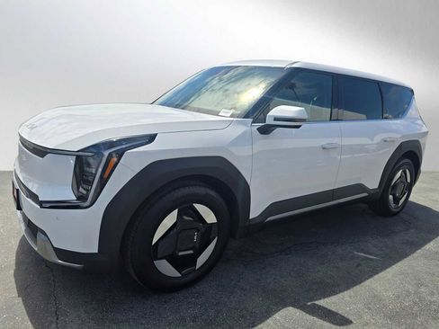 Used 2026 Kia EV9 Light RWD image 7