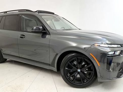 Used 2025 BMW X7 M60i AWD/4WD image 16