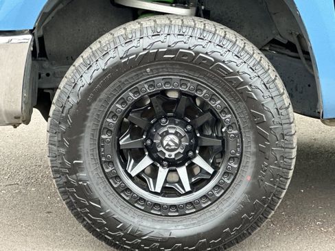 Used 2020 Toyota Tundra SR5 w/ TRD Off-Road Package AWD/4WD image 25