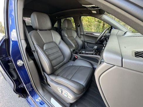 Used 2025 Porsche Macan S image 29