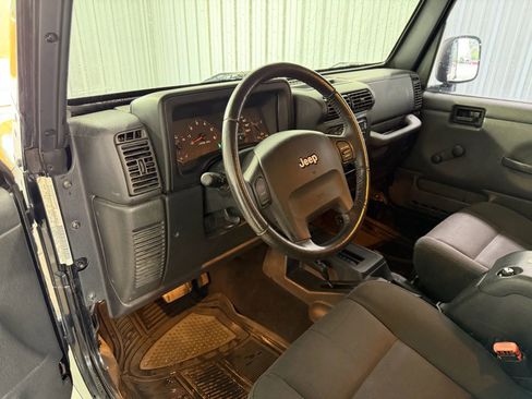 Used 2006 Jeep Wrangler X AWD/4WD image 16