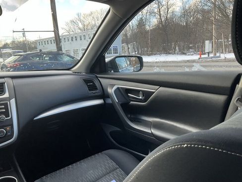 Used 2018 Nissan Altima 2.5 SV image 14