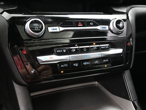 Used 2022 Ford Explorer ST-Line w/ Class IV Trailer Tow Package image 14