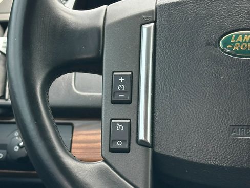 Used 2010 Land Rover LR2 HSE AWD/4WD image 29