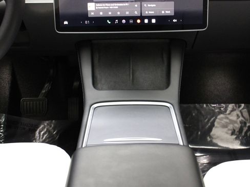 Used 2023 Tesla Model Y Long Range image 18