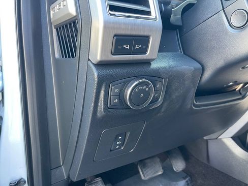 Used 2016 Ford F150 Platinum w/ Equipment Group 701A Luxury AWD/4WD image 25