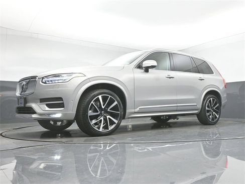 Used 2023 Volvo XC90 B6 Plus w/ Protection Package image 40