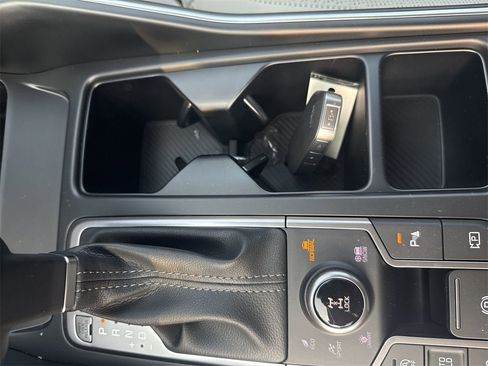New 2025 Kia Sorento S image 40
