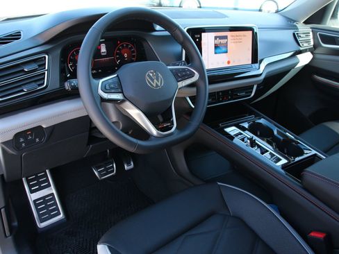 New 2026 Volkswagen Atlas Peak Edition AWD/4WD image 12