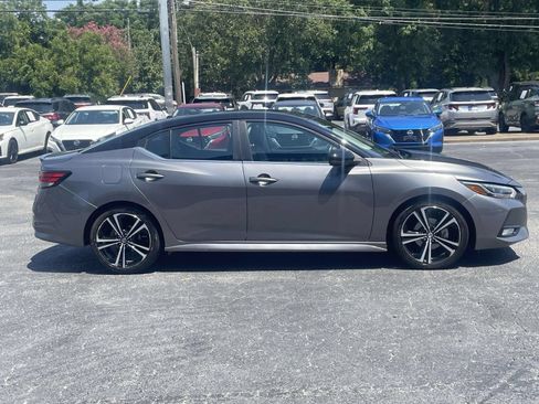 Used 2023 Nissan Sentra SR w/ SR Premium Package FWD image 2