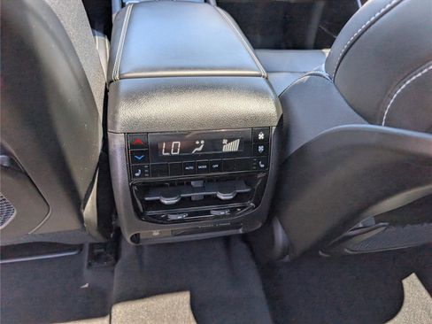 Used 2022 Jeep Grand Cherokee L Limited AWD/4WD image 21