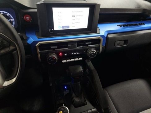 Used 2025 Toyota Tacoma TRD Off-Road image 15
