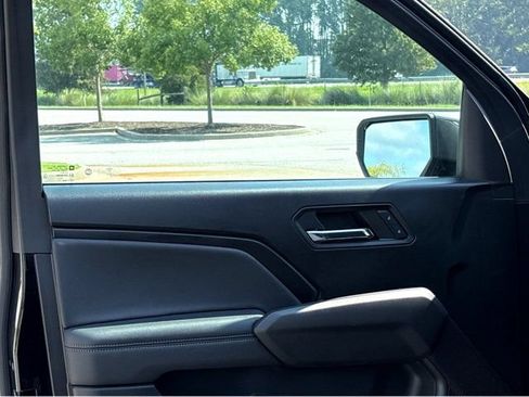 Used 2024 Chevrolet Colorado LT w/ LT Convenience Package II AWD/4WD image 10