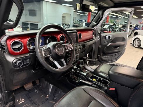 Used 2023 Jeep Gladiator Rubicon w/ LED Lighting Group AWD/4WD image 35