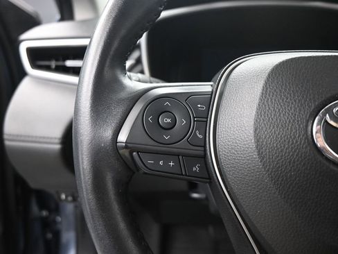 Used 2023 Toyota Corolla Cross XLE image 11