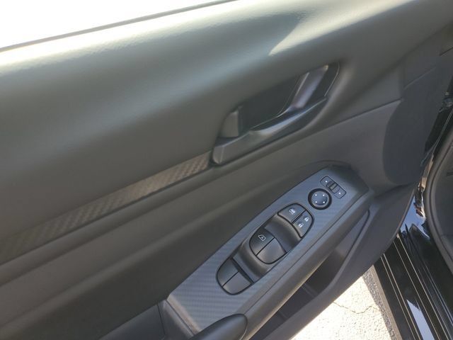 Used 2025 Nissan Altima 2.5 S FWD image 12