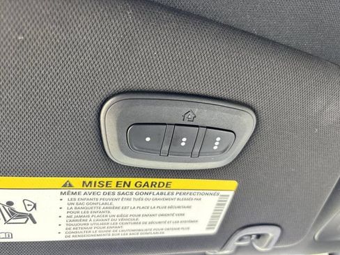 Used 2025 Chrysler Pacifica Select FWD image 43