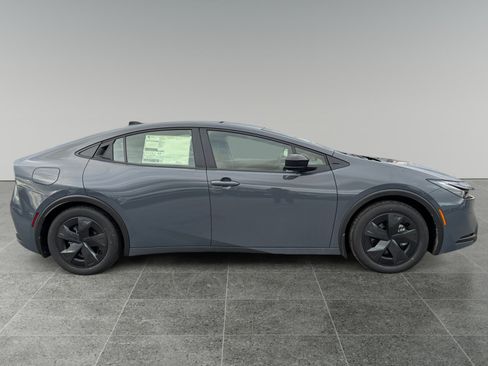 New 2026 Toyota Prius Plug-In Hybrid image 6