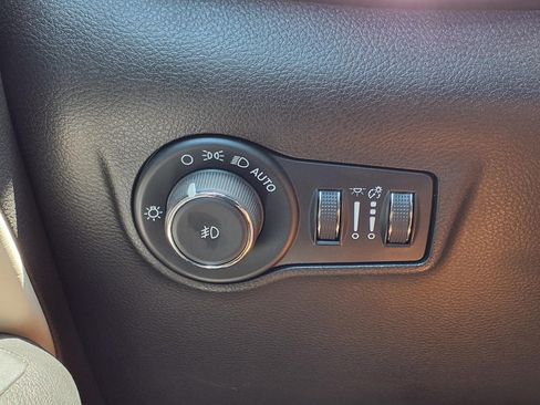 Used 2025 Jeep Compass Limited AWD/4WD image 20
