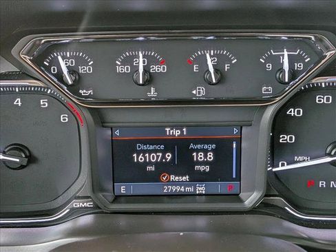 Used 2021 GMC Sierra 1500 SLT w/ SLT Premium Package AWD/4WD image 11