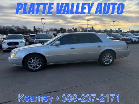 Used 2010 Cadillac DTS Luxury image 1