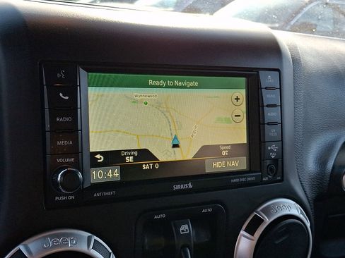 Used 2016 Jeep Wrangler Unlimited Sahara w/ Connectivity Group image 18