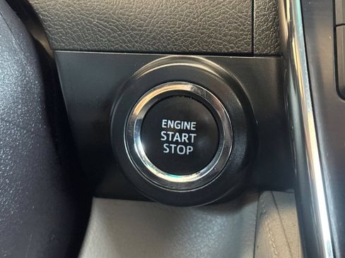 Used 2014 Toyota Camry XLE FWD image 18