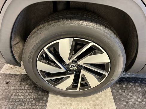 Certified 2024 Volkswagen Atlas SE FWD image 15
