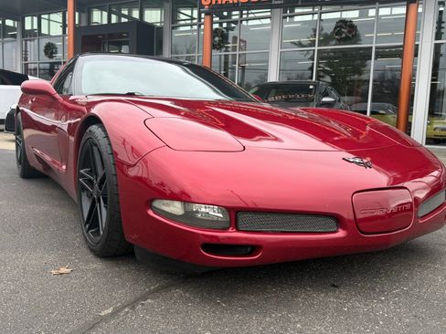 Used 2004 Chevrolet Corvette Base w/ Preferred Equipment Group image 9