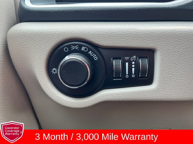 Used 2023 Chrysler Voyager LX FWD image 10