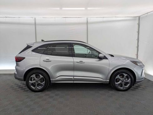 Used 2023 Ford Escape ST-Line Select AWD/4WD image 7